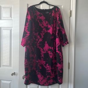 Adriana Papel size 22W fuchsia and black crêpe dress